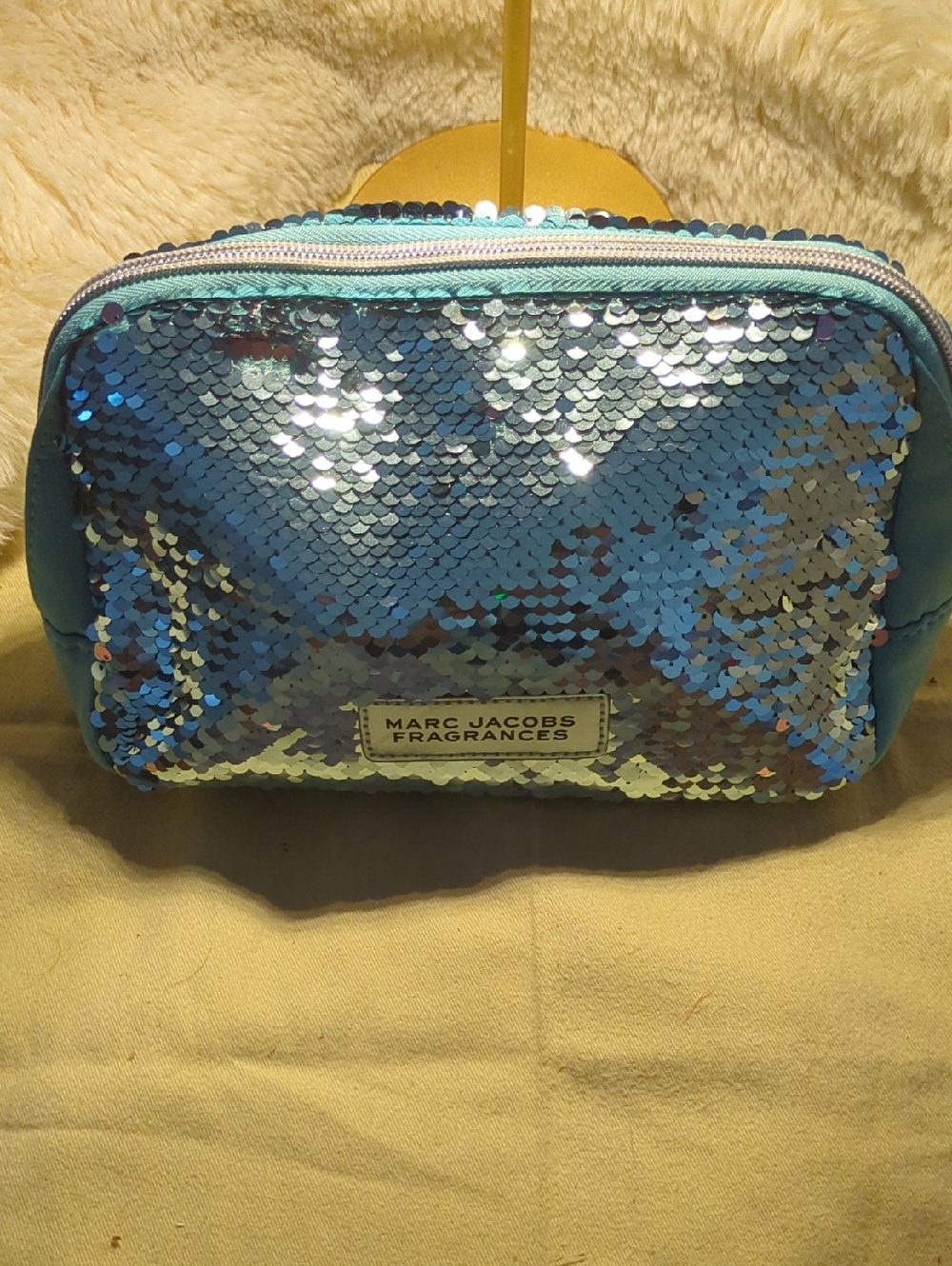 Marc Jacobs Blue Sequin Cosmetic Pouch with Makeup Tools NOW ONLY $50 WOW - Picture 7 of 7